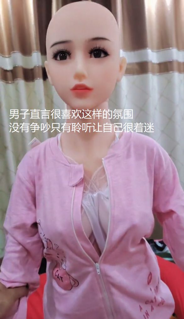 168体育·(中国)官方网站-IOS/安卓/手机版app下载男子买俩硅胶娃娃当伴(图4)